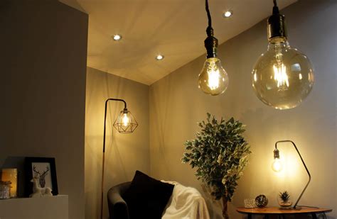 The Magic of Smart Light Bulbs: Creating Dazzling Home Automation Scenes